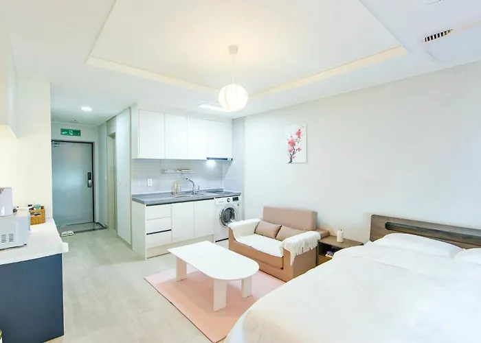 Ieumjae Seomyeon Station Aparthotel