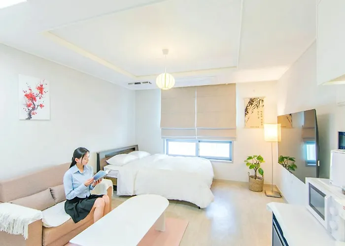 Ieumjae Seomyeon Station Aparthotel 4*