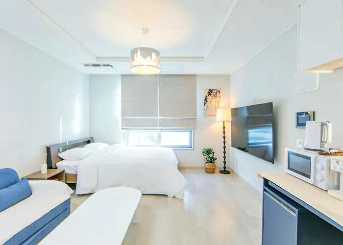 Ieumjae Seomyeon Station Aparthotel Busan