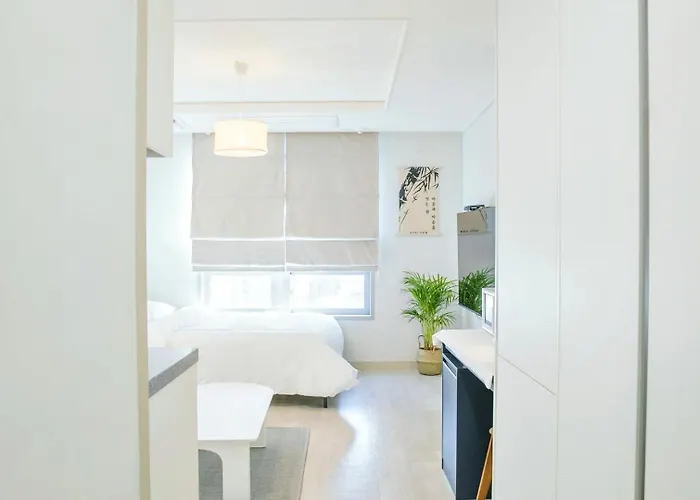 Aparthotel Ieumjae Seomyeon Station 4*