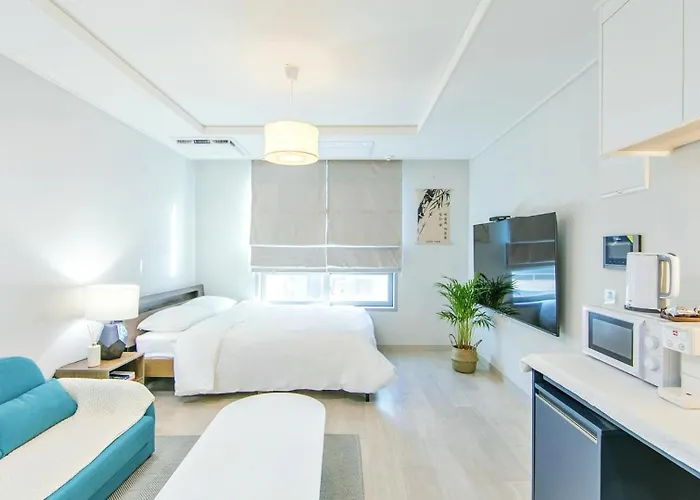 Ieumjae Seomyeon Station Aparthotel Busan