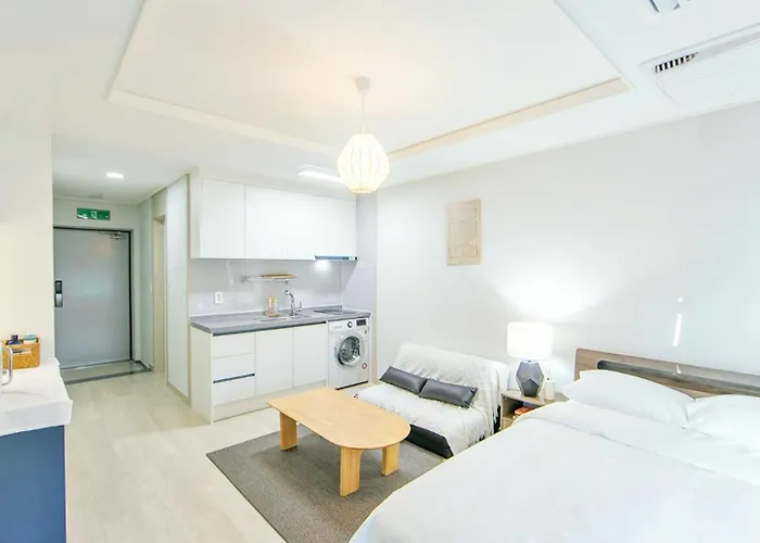 Ieumjae Seomyeon Station Aparthotel
