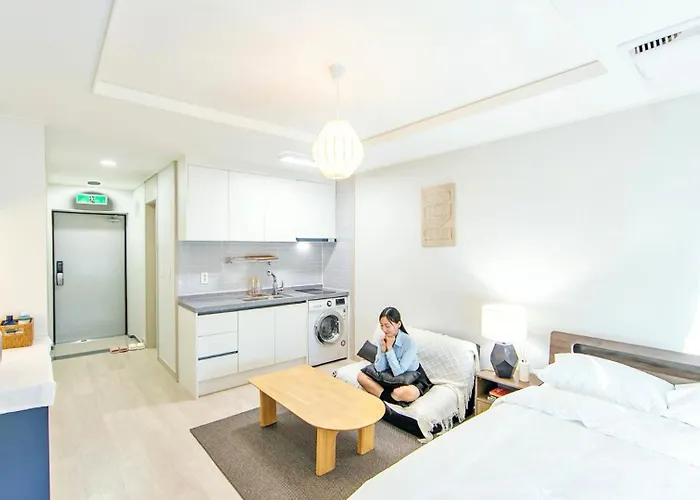 Ieumjae Seomyeon Station Aparthotel 4*