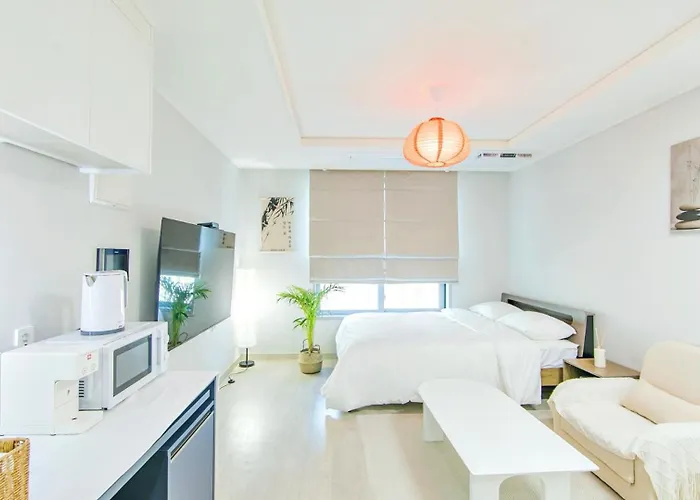 Aparthotel Ieumjae Seomyeon Station 4*